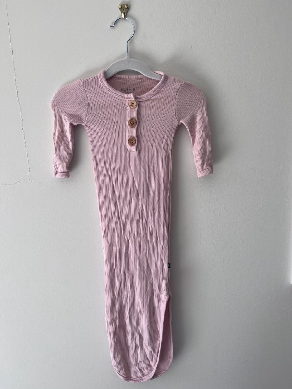 Kyte Baby | Pair of Pink and Blue Ribbed Knotted Gowns | 0-3 months - Picture 2 of 2